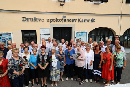 Jubilanti, ki dokazujejo, da ljubezen z leti postaja močnejša (52)